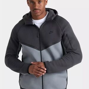 Nike Men's Dark Gray and Light Gray Full-Zip Hooded Performance Jacket